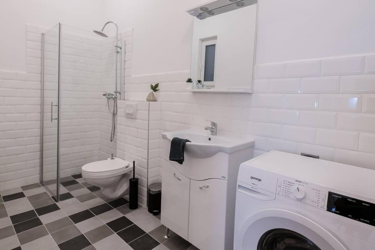 Central Brand New And Modern Apartment بودابست المظهر الخارجي الصورة