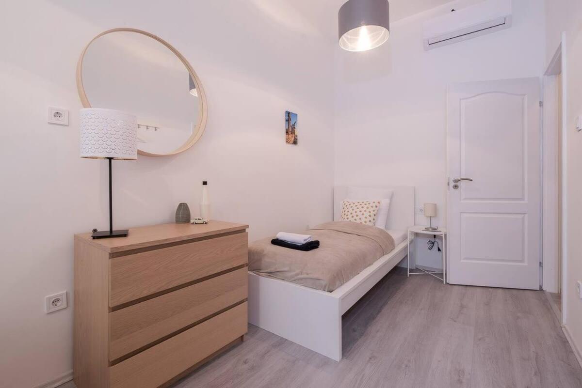 Central Brand New And Modern Apartment بودابست المظهر الخارجي الصورة