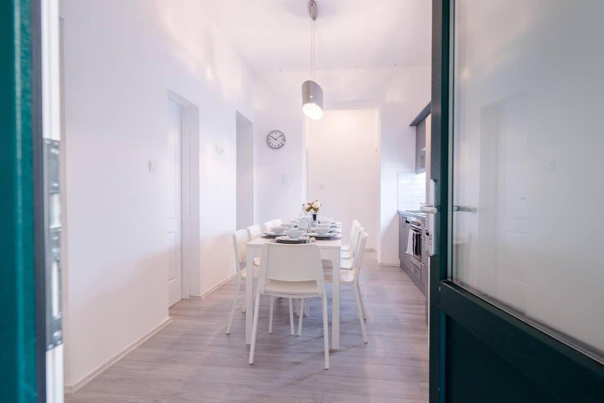 Central Brand New And Modern Apartment بودابست المظهر الخارجي الصورة