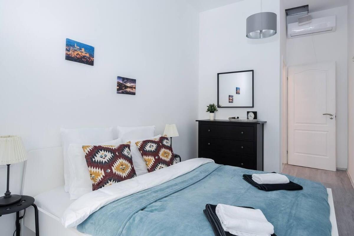 Central Brand New And Modern Apartment بودابست المظهر الخارجي الصورة